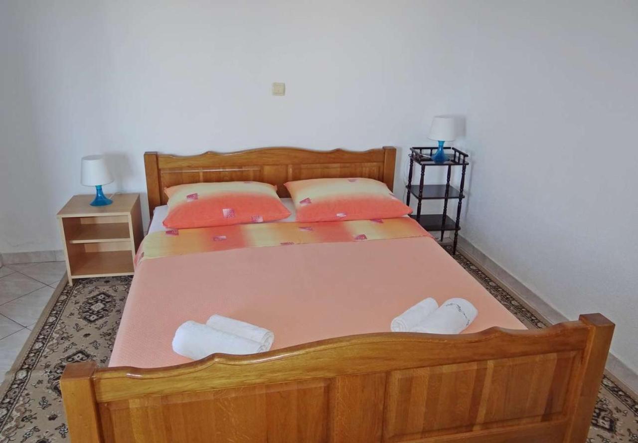 Apartments Tomislav - 120 M From Beach Donji Okrug  Exterior foto