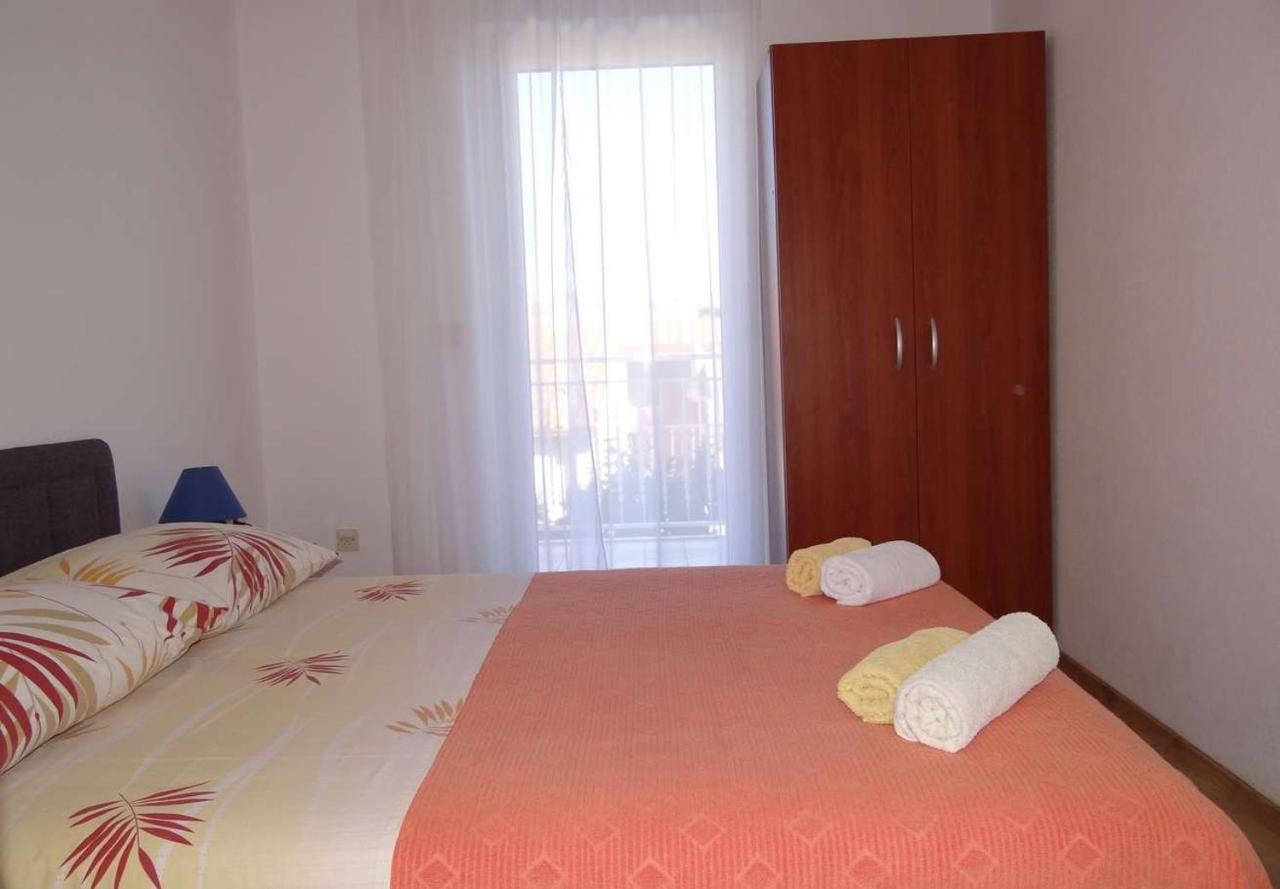 Apartments Tomislav - 120 M From Beach Donji Okrug  Exterior foto