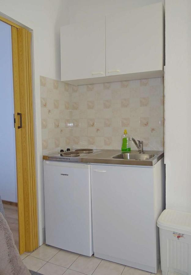 Apartments Tomislav - 120 M From Beach Donji Okrug  Exterior foto