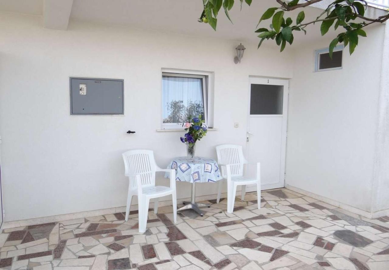 Apartments Tomislav - 120 M From Beach Donji Okrug  Exterior foto