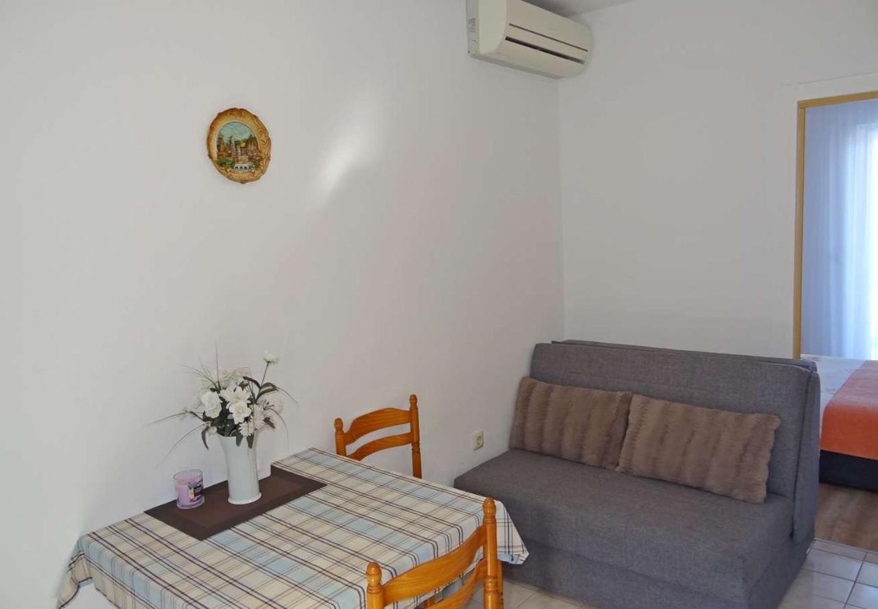 Apartments Tomislav - 120 M From Beach Donji Okrug  Exterior foto