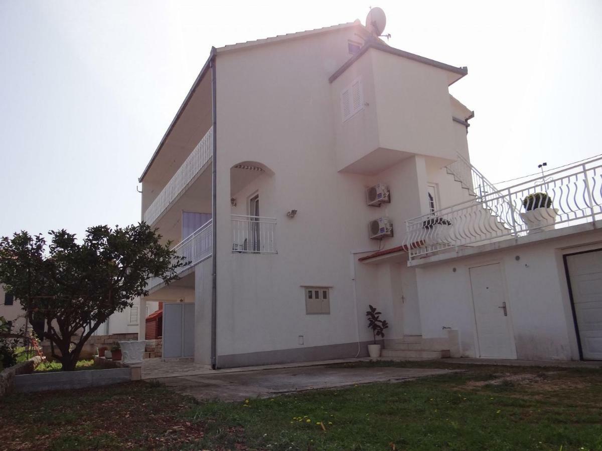 Apartments Tomislav - 120 M From Beach Donji Okrug  Exterior foto